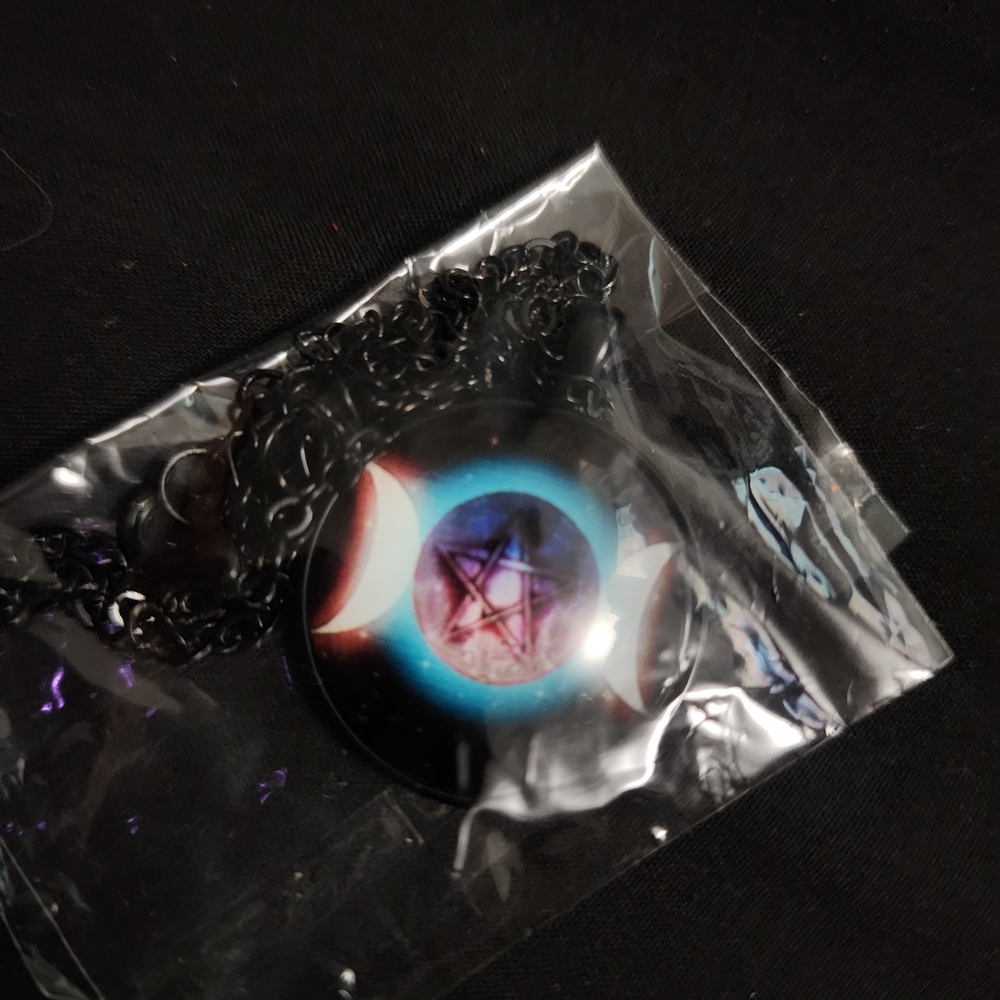 Brand New, Acrylic, Black Triple Moon Pentacle Pendant Necklace On Black Chain - Picture 2 of 6
